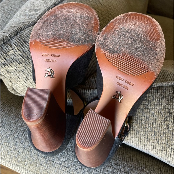 Vince Camuto Signature Black Suede Peep Toe Sandals Size 5.5 - Picture 6 of 6